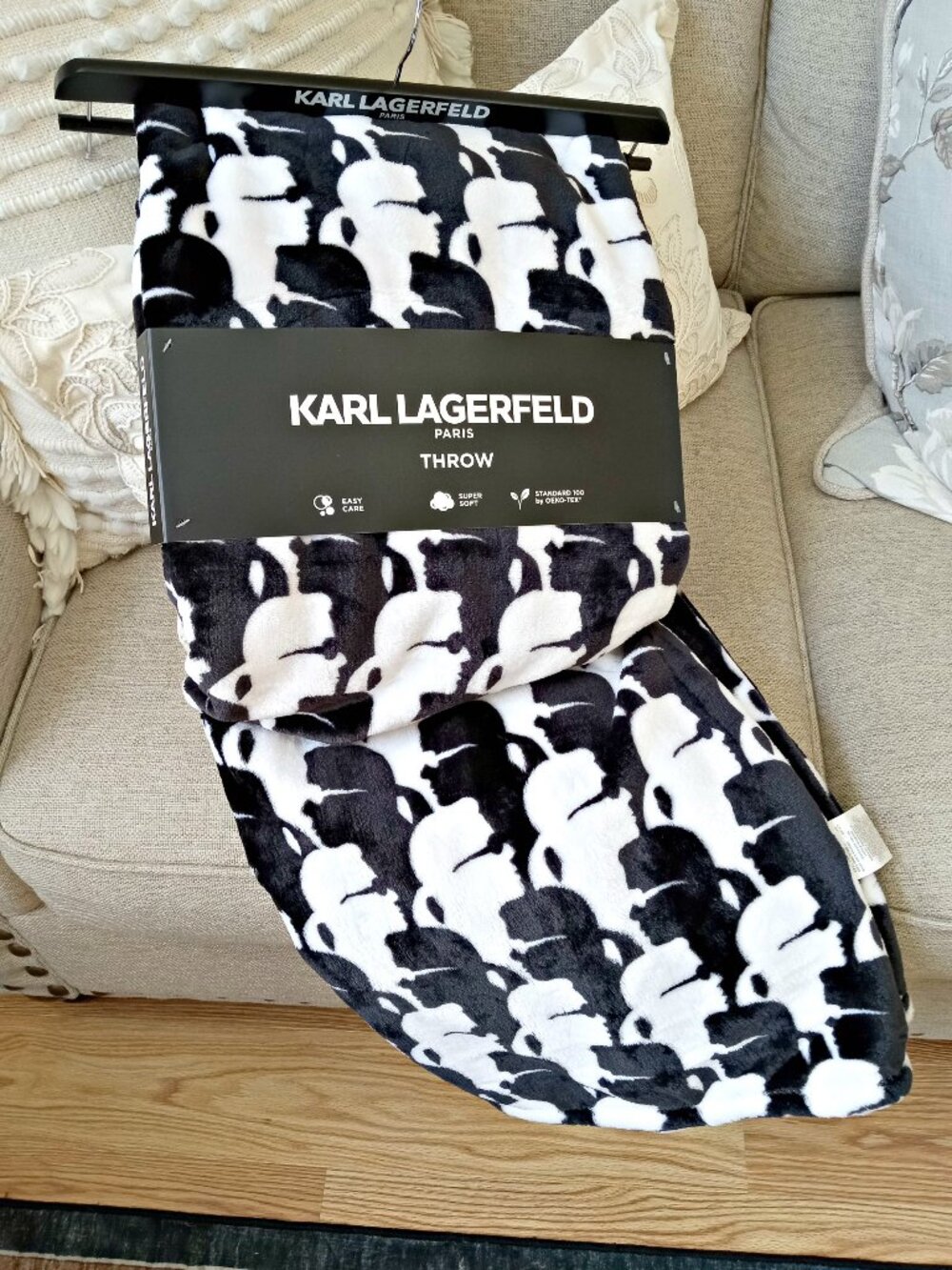 NEW! KARL LAGERFELD REPEATED SILHOUETTE THROW BLANKET